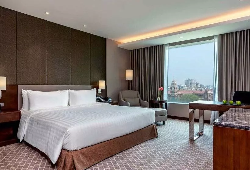 Deluxe Rum, Pullman Yangon Centrepoint