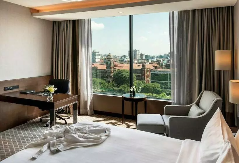 Deluxe Rum, Pullman Yangon Centrepoint