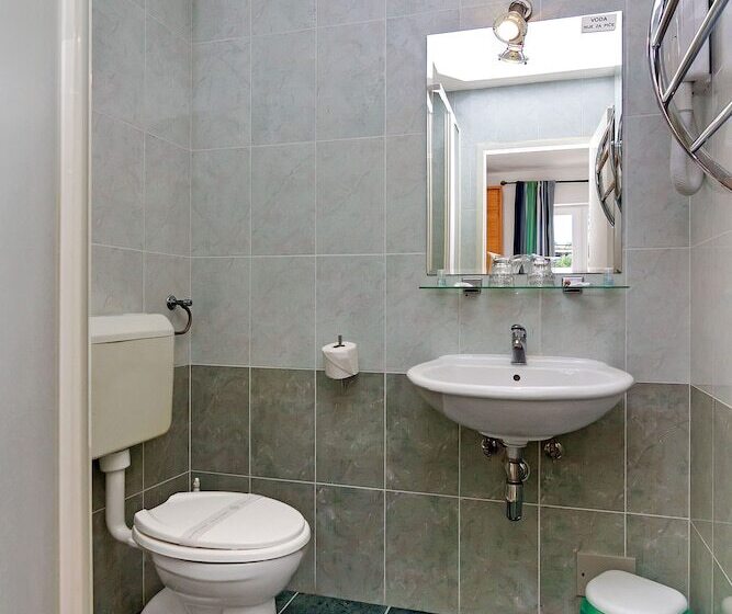 带花园景观的标准三人间, Timun