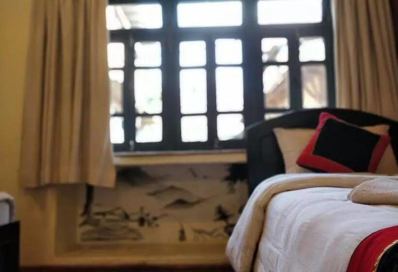 سوئیت جونیور خانوادگی, Tulaja Boutique