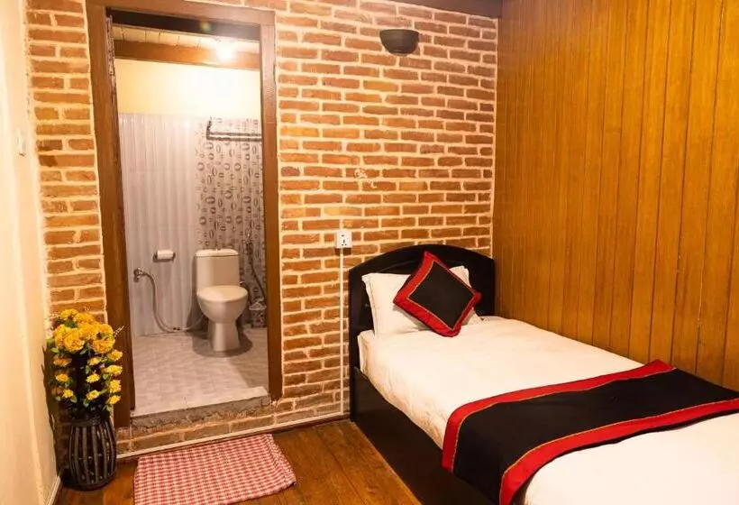 اتاق اکونومی یک تخته, Tulaja Boutique