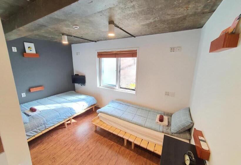 اتاق لوکس, Okidoki House