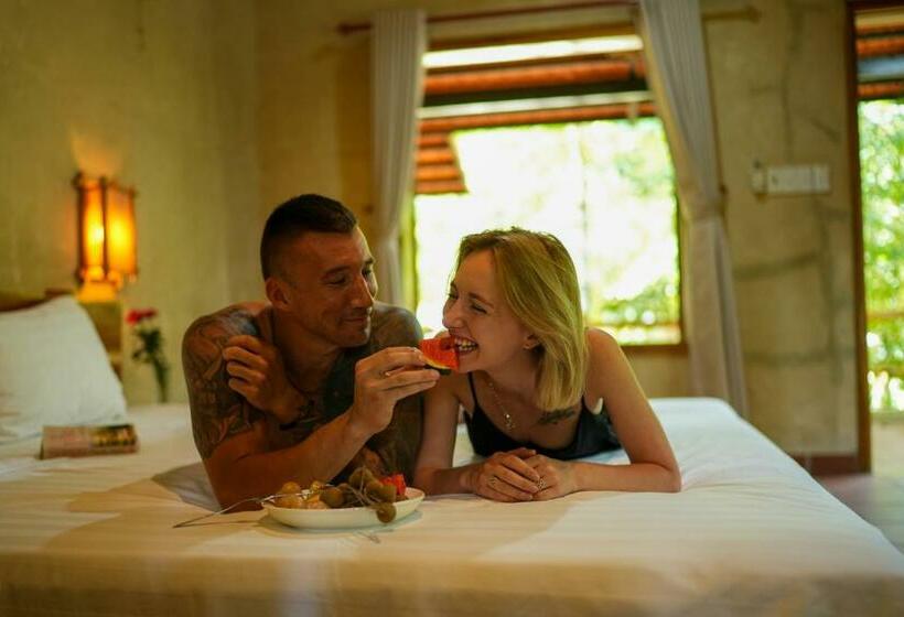 اتاق سوپریور با چشمانداز استخر, Valley Village Phu Quoc