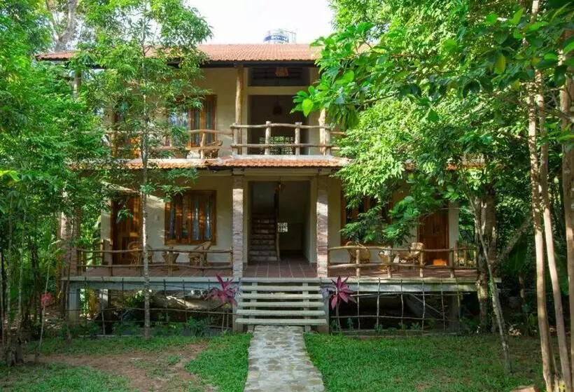 اتاق سوپریور با چشم‌انداز استخر, Valley Village Phu Quoc