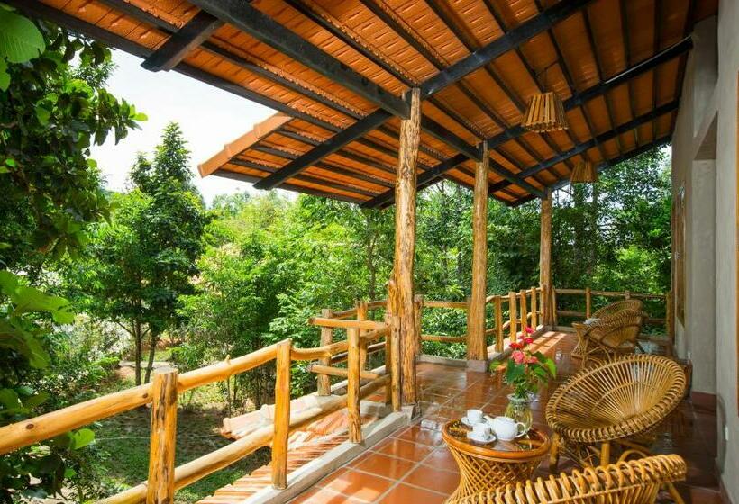 اتاق سوپریور با چشمانداز استخر, Valley Village Phu Quoc