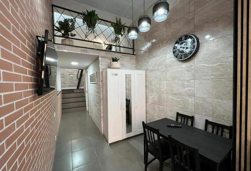 اتاق لوکس خانوادگی, Carcaixent 24