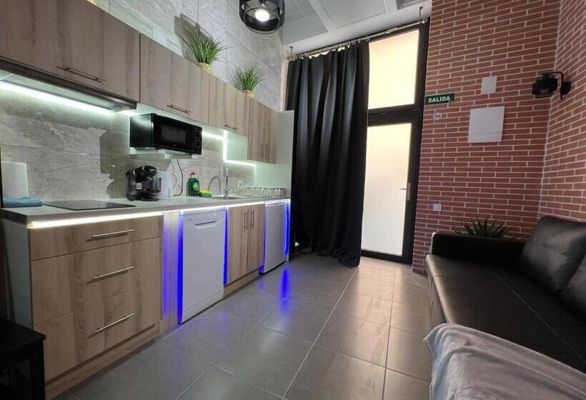 اتاق لوکس خانوادگی, Carcaixent 24