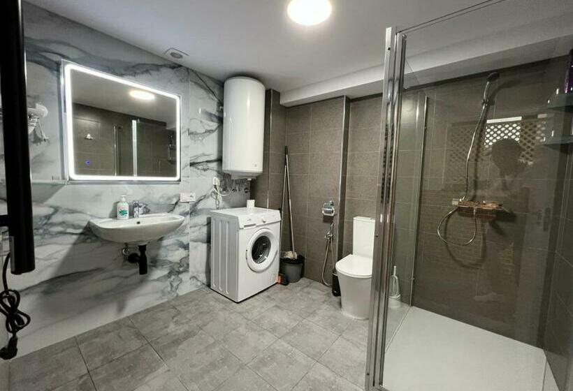 اتاق لوکس خانوادگی, Carcaixent 24