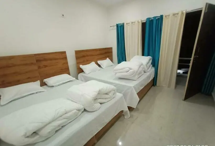 Habitació Quàdruple Estàndard, Arindam