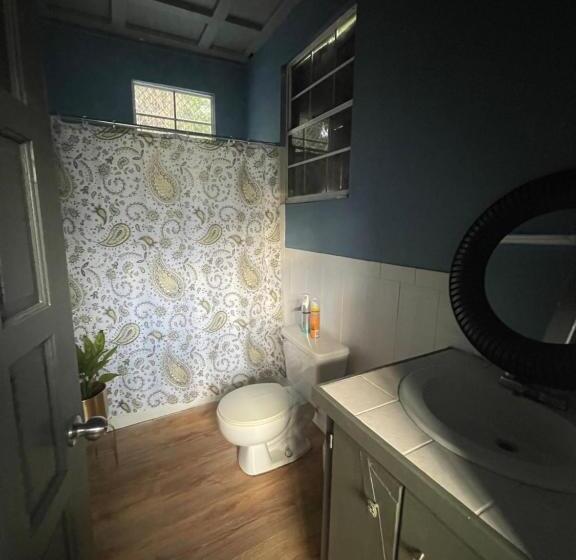 اتاق لوکس, Jj Guest House