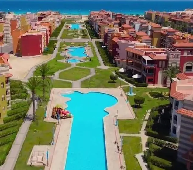 庭の見える１ベッドルームアパートメント, Green Porto Matrouh Beach Families Only