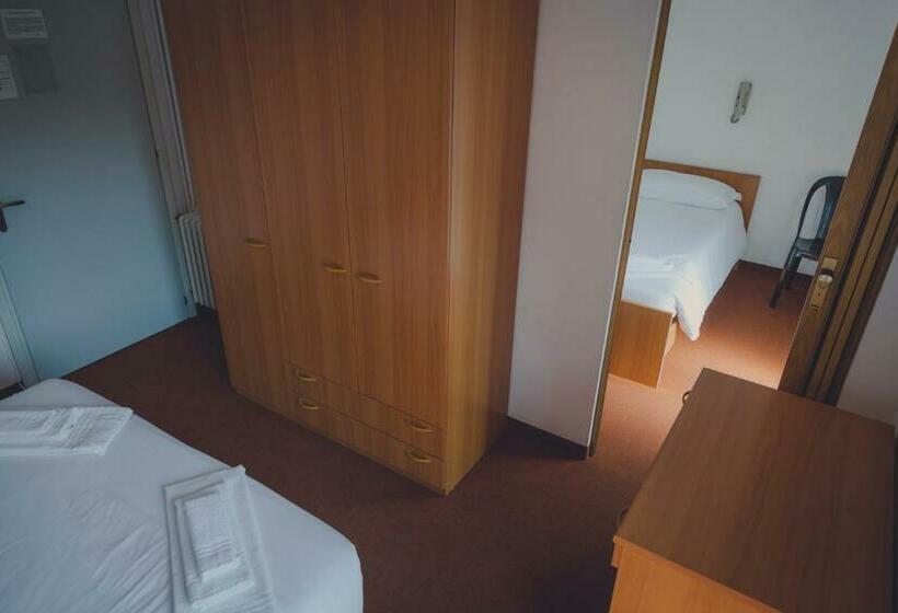 חדר סטנדרט לשלושה, Albergo Panorama