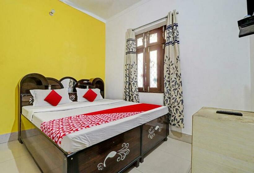 트리플 클래식 룸, Oyo Flagship 81395 Ashish