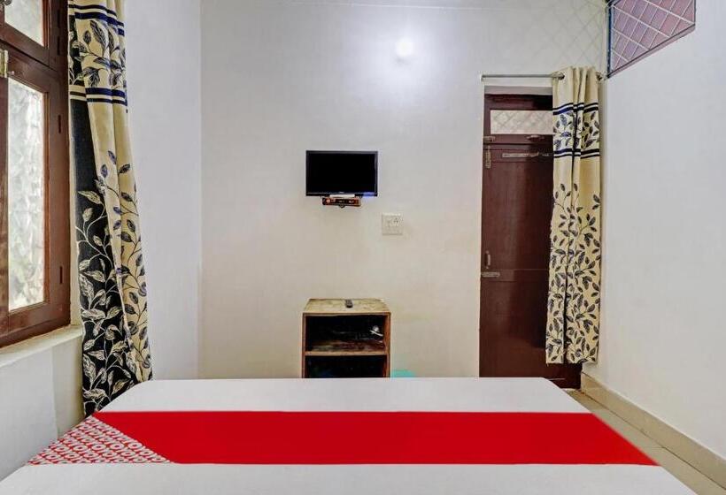 트리플 클래식 룸, Oyo Flagship 81395 Ashish