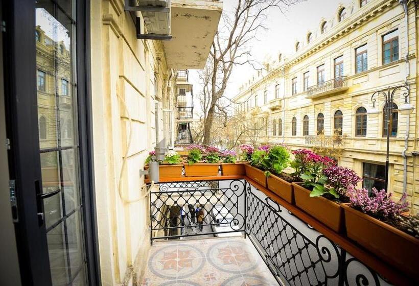 Номер Deluxe с Балконом, Renaissance Boutique