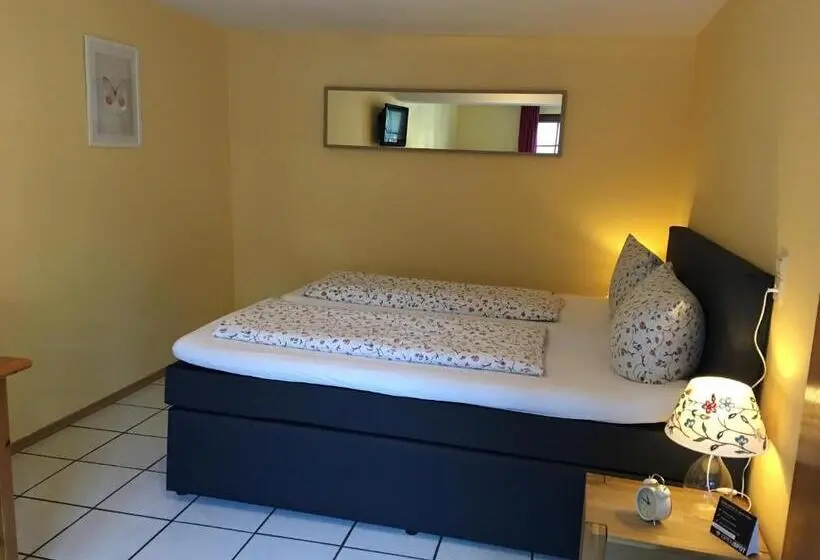 Quarto Quádruplo Estandar, Pension Chloe