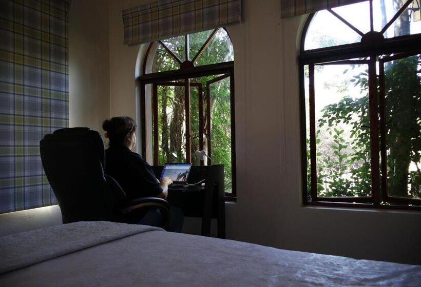 스탠다드 룸, Mind Body Soul Guesthouse On Featherbrooke Estate, Krugersdorp, South Africa