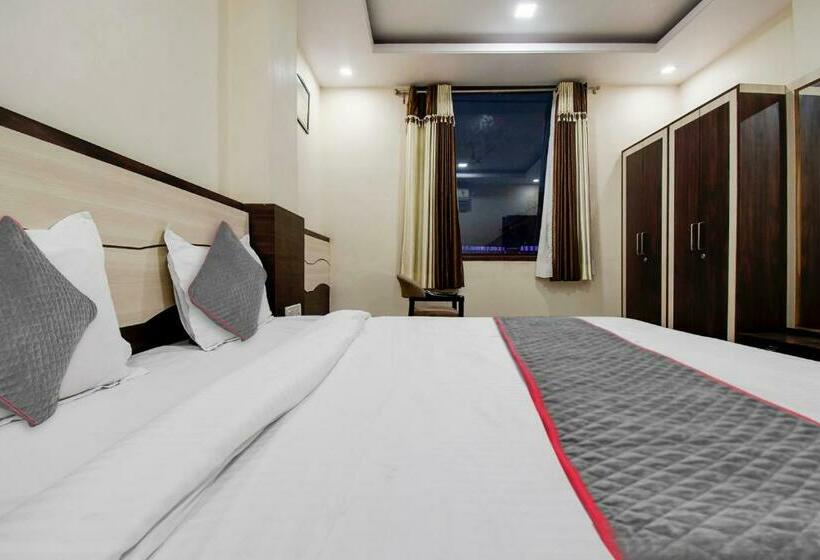 디럭스 트리플 룸, Capital O Hotel Pink Peral