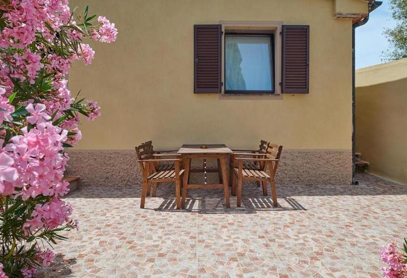 آپارتمان 1 خوابه, Podere Scoldasu   Nettuno