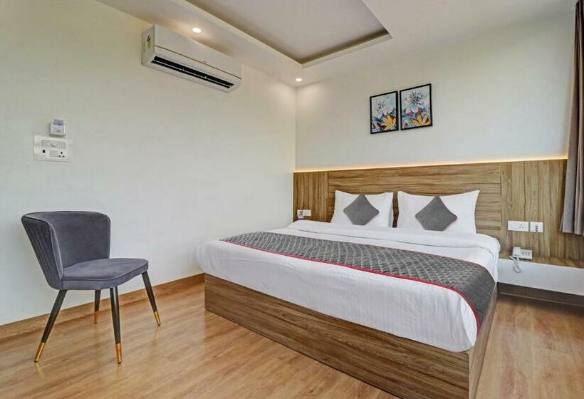 Номер Deluxe, Treebo White Sand