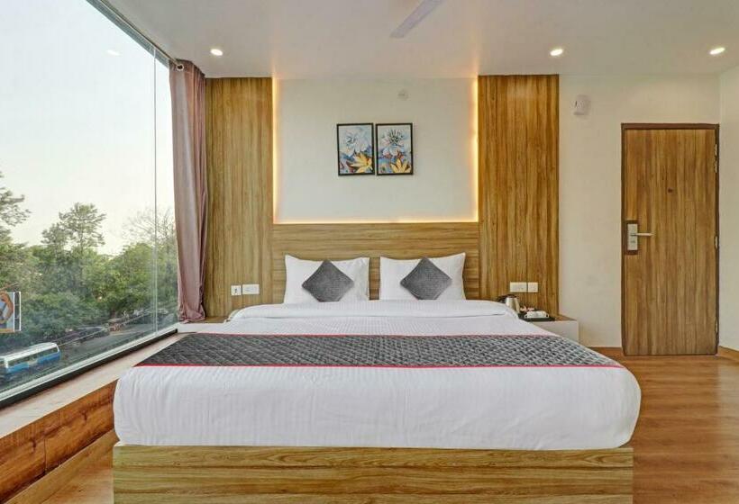 Номер Deluxe, Treebo White Sand