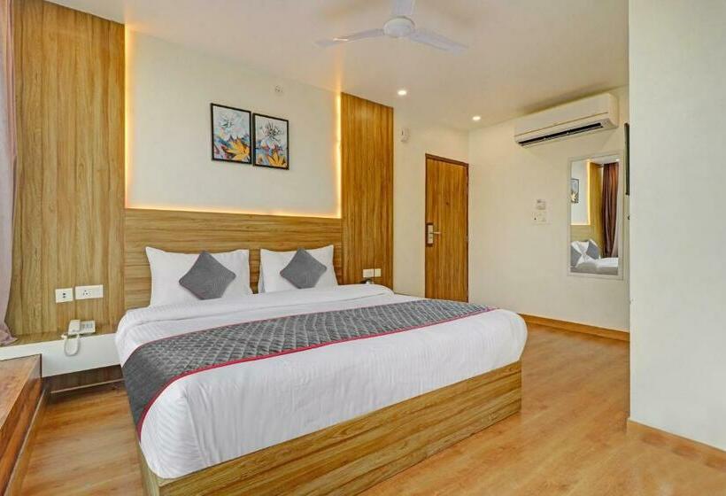 Номер Deluxe, Treebo White Sand