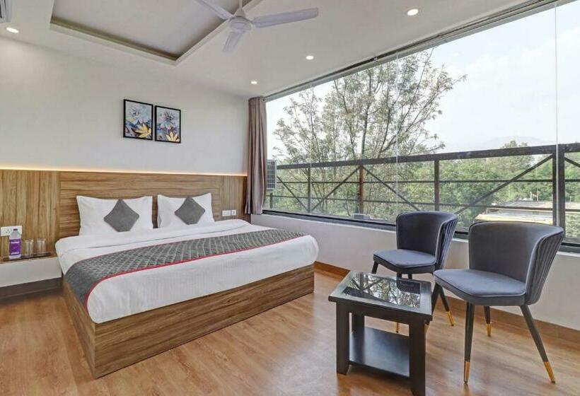 Номер Deluxe, Treebo White Sand