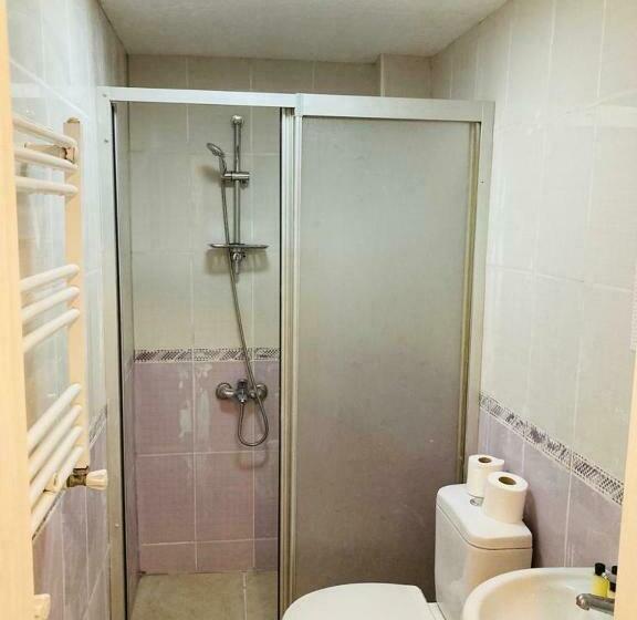 اتاق استاندارد سه نفره, Riverland Suites Apart
