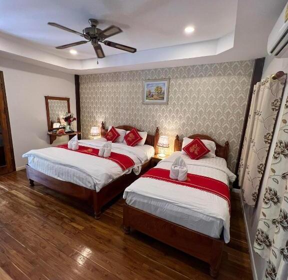 חדר סטנדרט לשלושה עם טרסה, Golden Lotus Namkhan River View