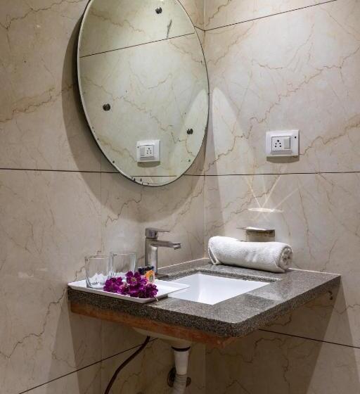 キングサイズベッドのデラックスルーム, Morya Meghdoot, Bhopal