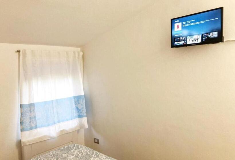 Номер Deluxe Вид на Сад, Algherolux Free Secured Parking For Cars And Motorbikes