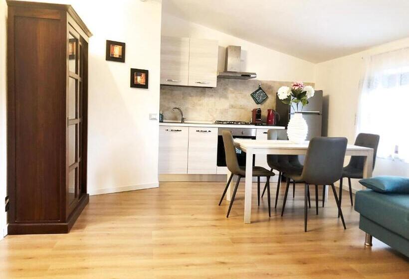 Номер Стандарт, Algherolux Free Secured Parking For Cars And Motorbikes