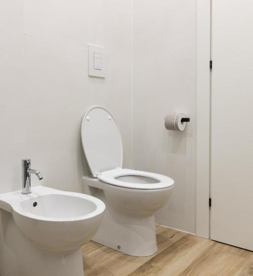 غرفة أساسية ثلاثية, Hispirya Rooms