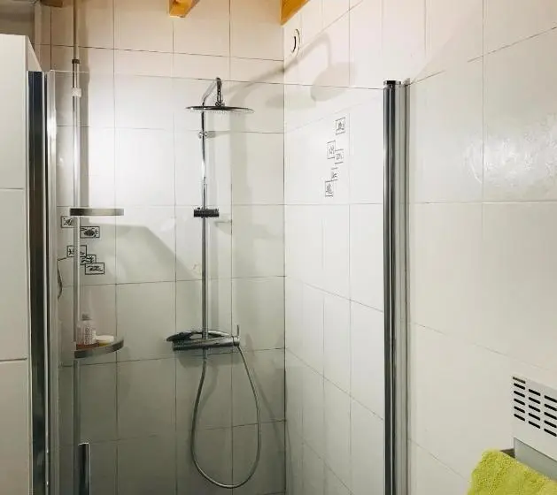 テラス付きスタンダードルーム, Chambre Calme Chez L Habitant   Canal Nantes à Brest