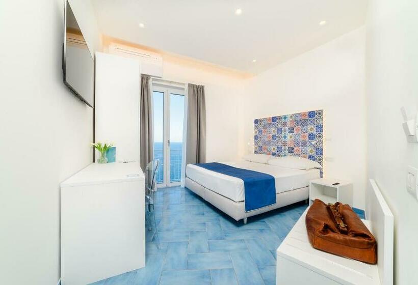 غرفة ديلوكس مطلّة علي البحر مزوَّدة بشُرفة, Eden Sul Mare