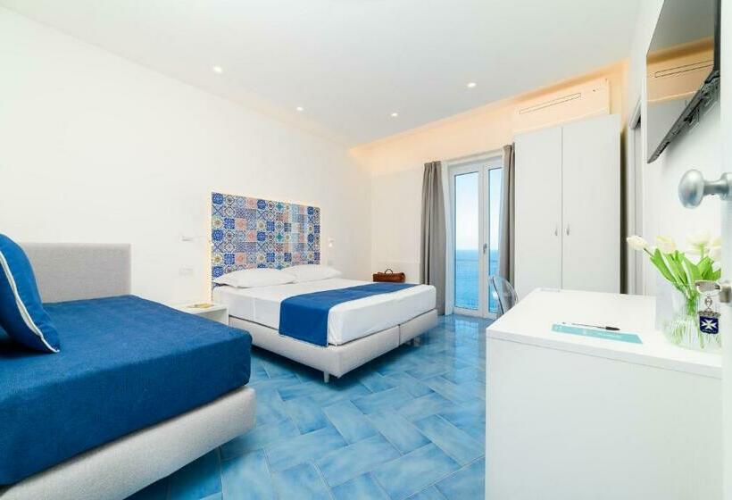 غرفة ديلوكس مطلّة علي البحر مزوَّدة بشُرفة, Eden Sul Mare