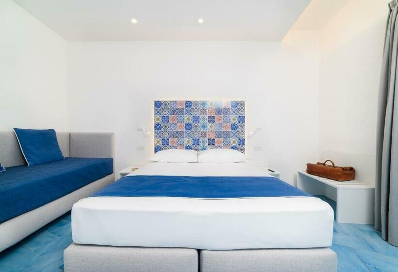 غرفة ديلوكس مطلّة علي البحر مزوَّدة بشُرفة, Eden Sul Mare