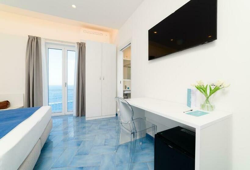 غرفة ديلوكس مطلّة علي البحر مزوَّدة بشُرفة, Eden Sul Mare