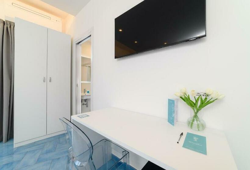 غرفة ديلوكس مطلّة علي البحر مزوَّدة بشُرفة, Eden Sul Mare