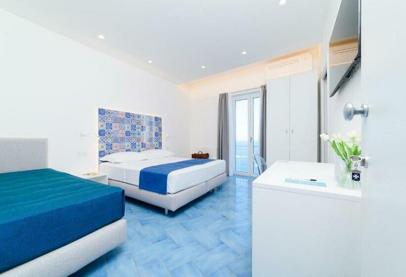 غرفة ديلوكس مطلّة علي البحر مزوَّدة بشُرفة, Eden Sul Mare