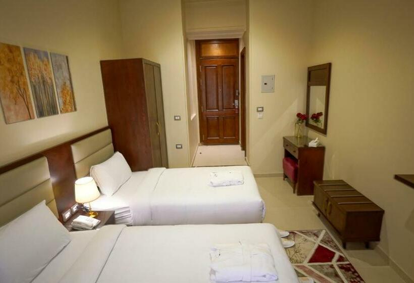 اتاق لوکس با چشمانداز شهر, Savoy Hotel Elminya