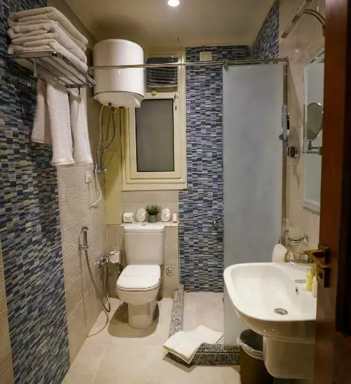اتاق لوکس با چشم‌انداز شهر, Savoy Hotel Elminya