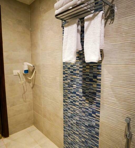 اتاق لوکس با چشمانداز شهر, Savoy Hotel Elminya