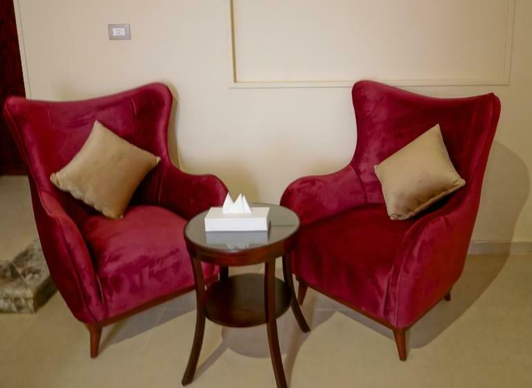 اتاق لوکس سه تخته, Savoy Hotel Elminya