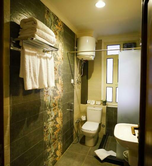 اتاق لوکس سه تخته, Savoy Hotel Elminya