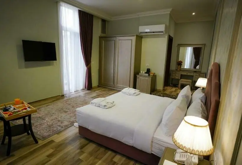مجموعه ویستا شهر, Savoy Hotel Elminya