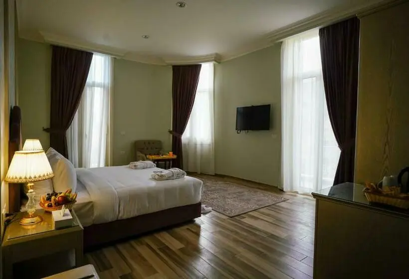 مجموعه ویستا شهر, Savoy Hotel Elminya