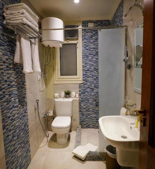 اتاق لوکس سه تخته, Savoy Hotel Elminya