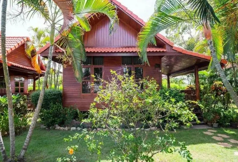 اتاق لوکس, Bangsaray Village Resort