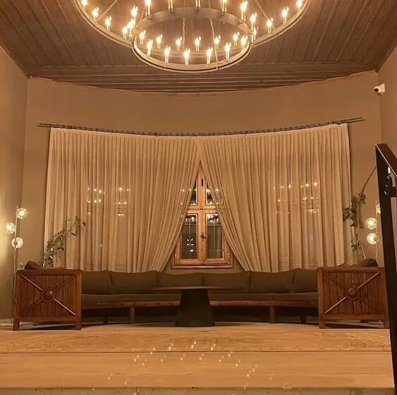 اتاق استاندارد, Four Mansions